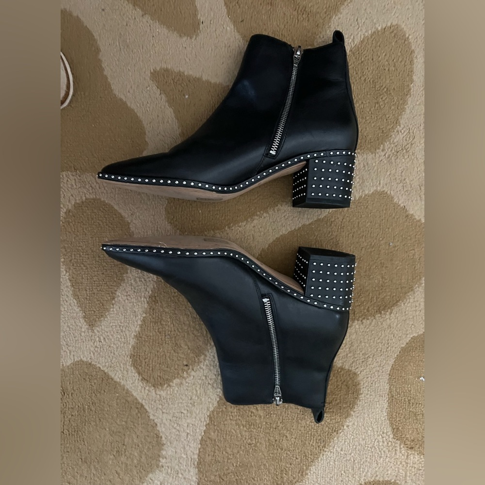 Dolce Vita nail booties